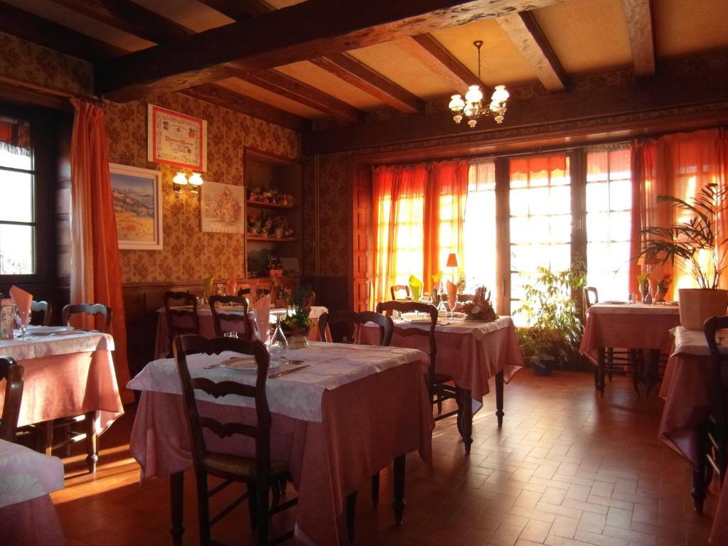 Hotel Restaurant Le Perigord Maurs Kültér fotó