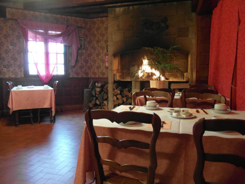 Hotel Restaurant Le Perigord Maurs Kültér fotó