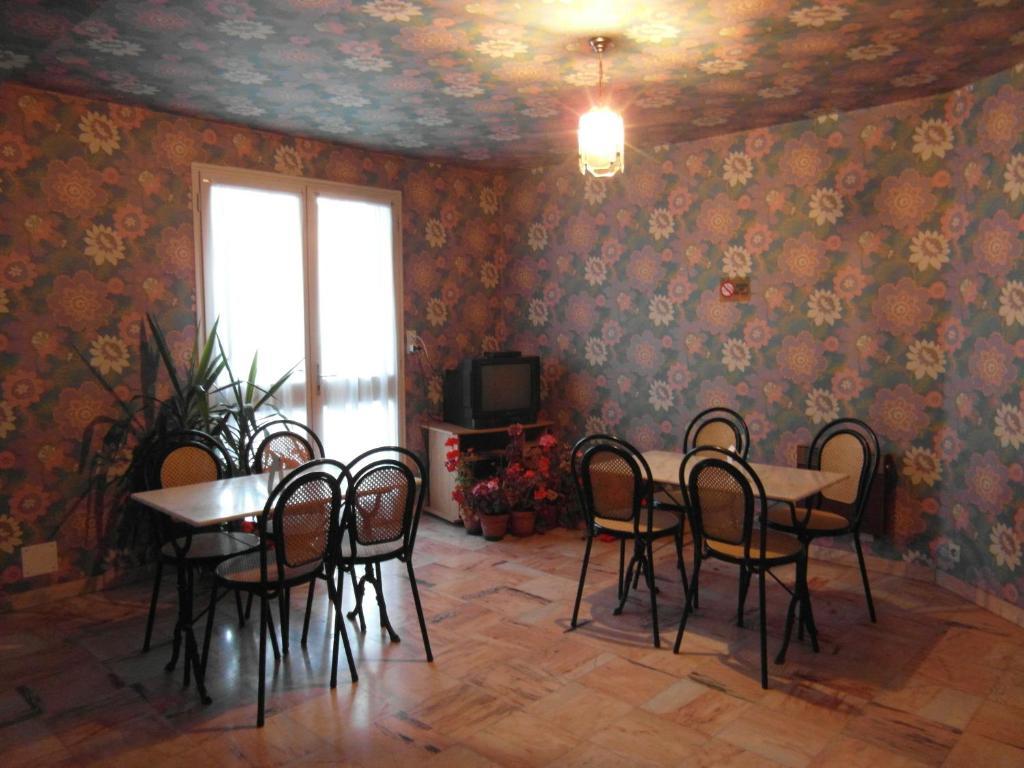 Hotel Restaurant Le Perigord Maurs Kültér fotó