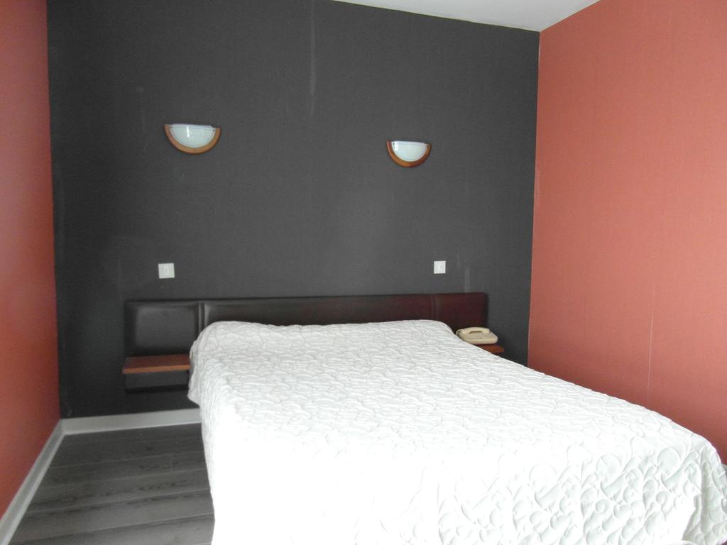 Hotel Restaurant Le Perigord Maurs Kültér fotó
