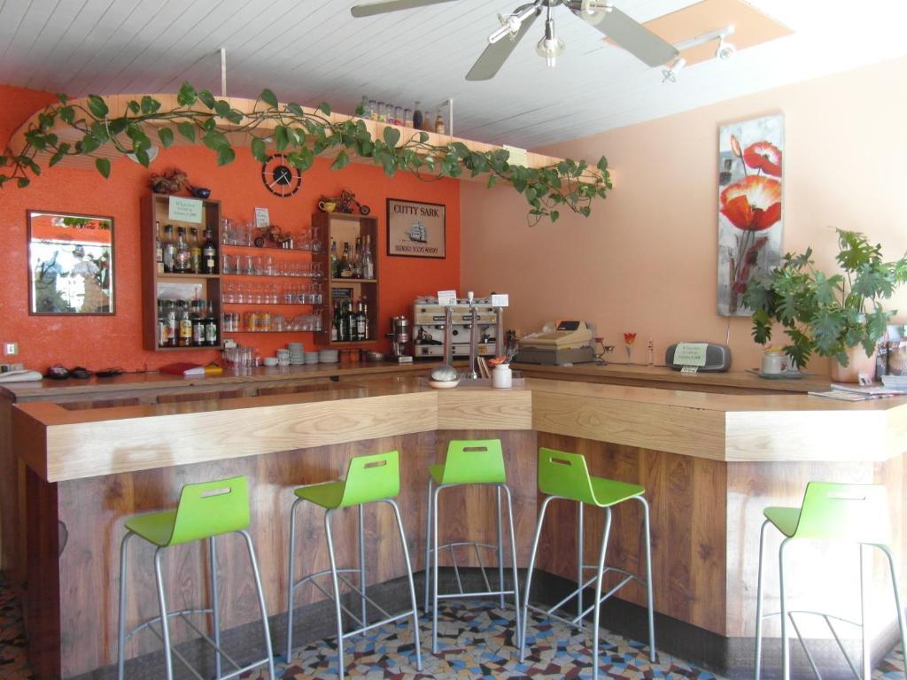 Hotel Restaurant Le Perigord Maurs Kültér fotó